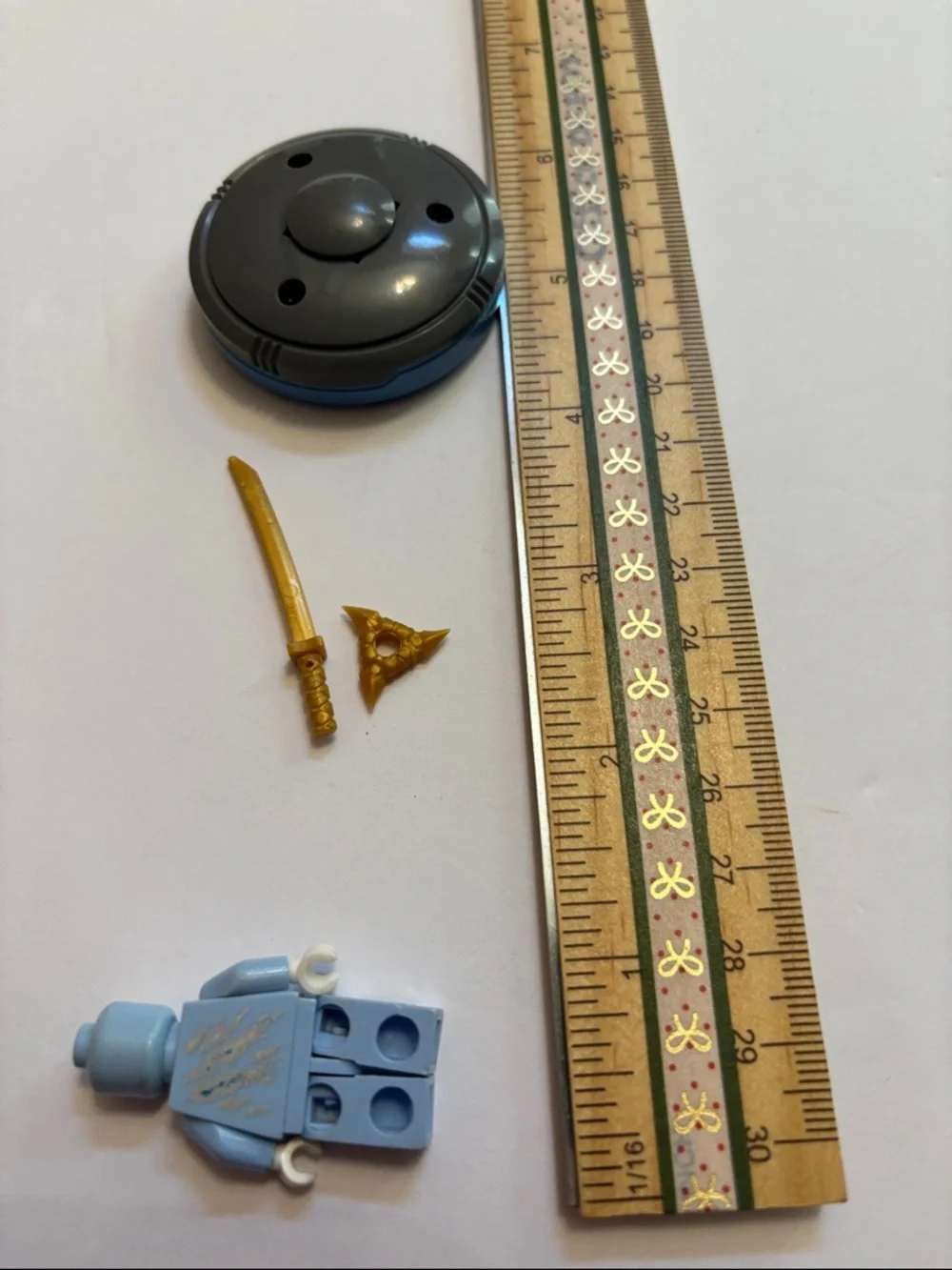 LEGO Ninjago NRG Zane w Weapons Spinner Njo0069 9590 Ice Warrior Minifigure
